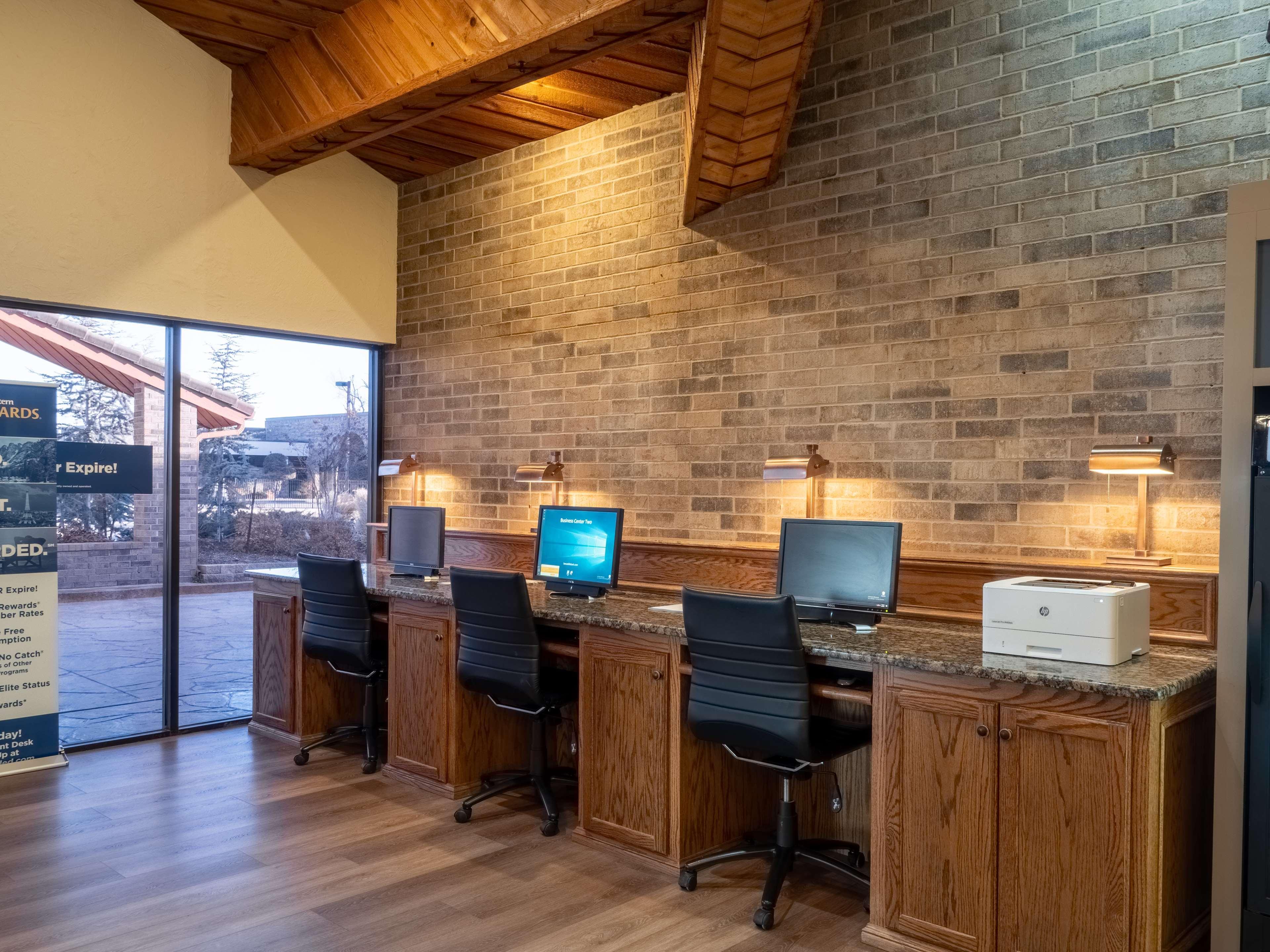 Hotel Western Saddleback And Conference Center