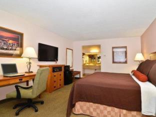 Western Saddleback And Conference Center Hotel