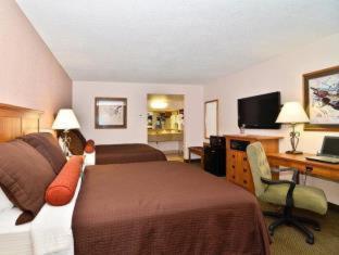 Western Saddleback And Conference Center 3*