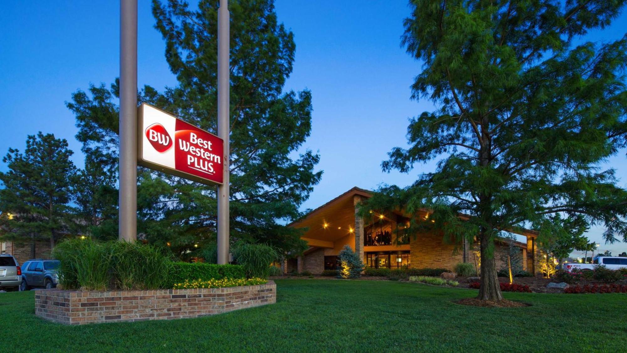 Hotel Western Saddleback And Conference Center