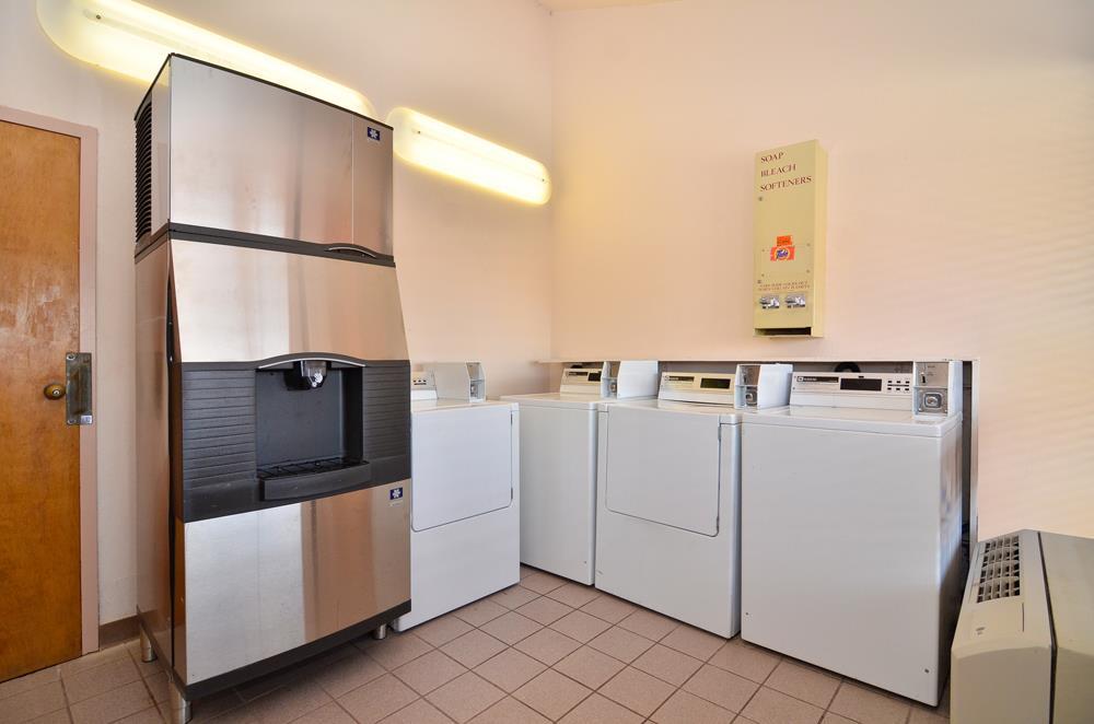 Hotel Western Saddleback And Conference Center 3*